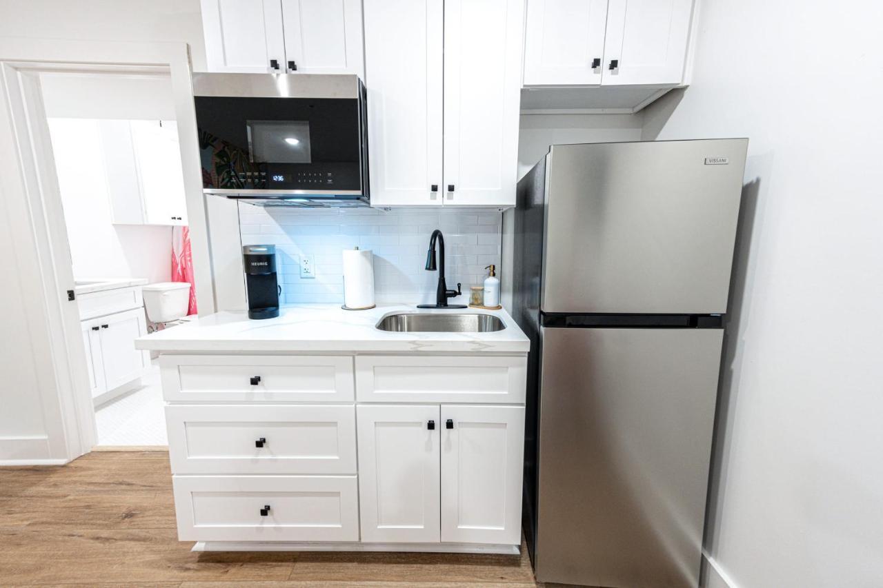 Pastel Tropics Studio Apartment กาลเวสตัน ภายนอก รูปภาพ