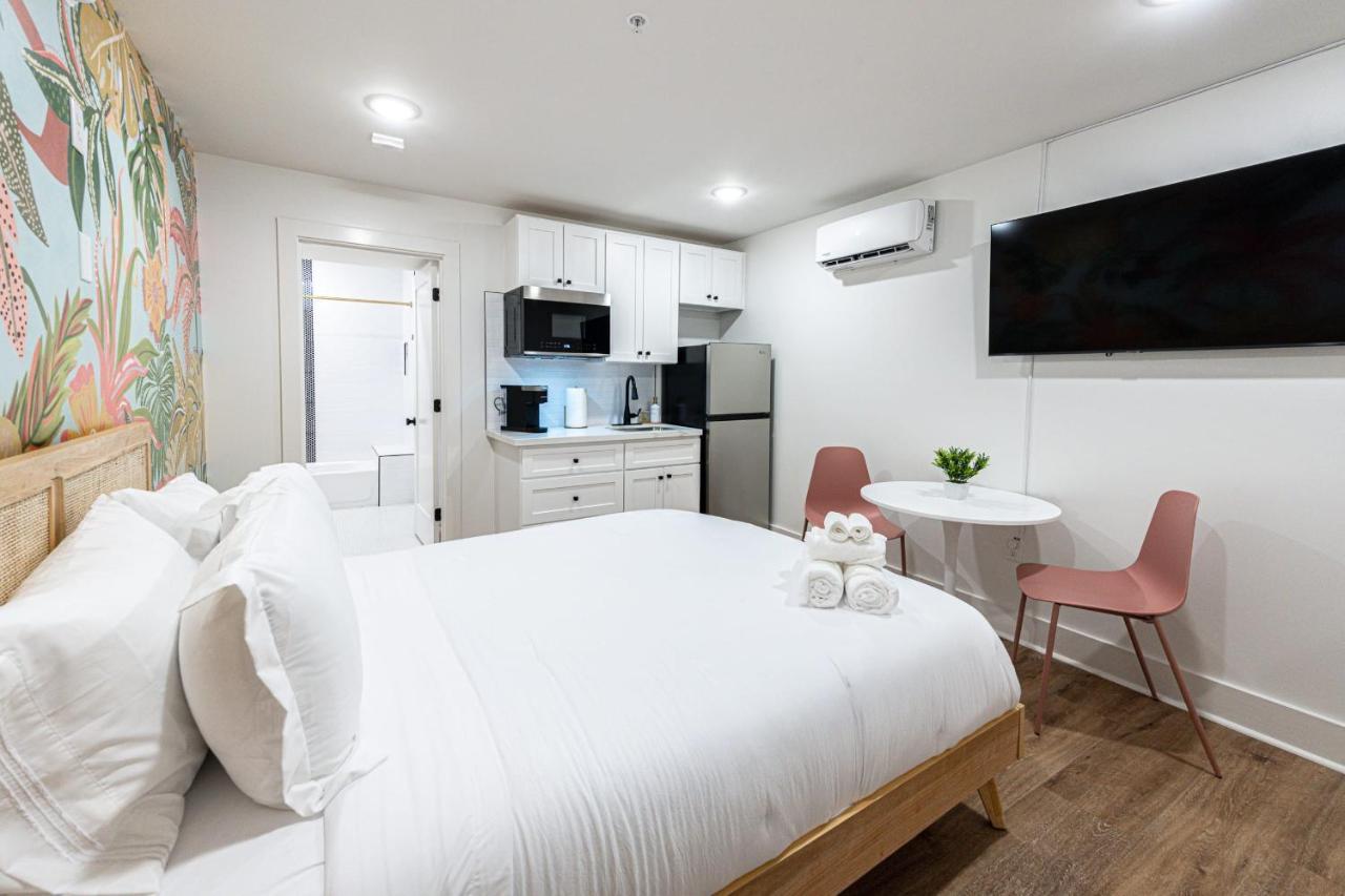 Pastel Tropics Studio Apartment กาลเวสตัน ภายนอก รูปภาพ