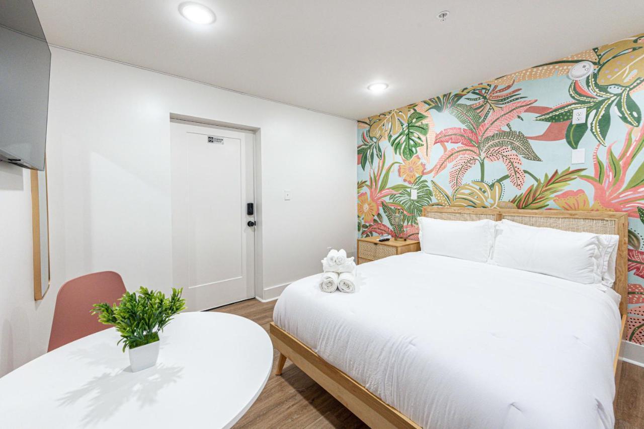 Pastel Tropics Studio Apartment กาลเวสตัน ภายนอก รูปภาพ